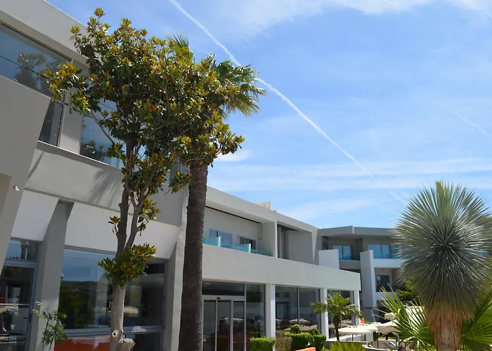 Virginia Family Complex Kallithéa