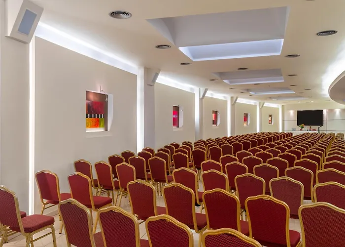 Virginia Family Complex Kallithéa