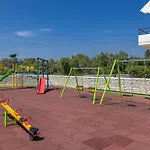 Virginia Family Θέρετρο Καλλιθέα