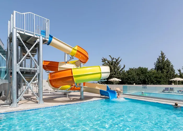 Üdülőközpont Virginia Family 4*