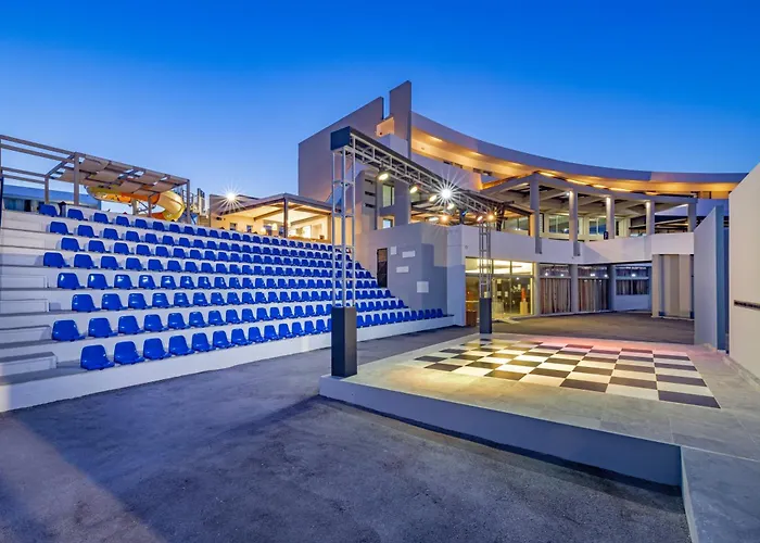 منتجع Virginia Family 4*